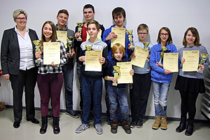 9 Pokalgewinner der Offenbacher Schulschachmeisterschaft 2015-komprimiert.jpg